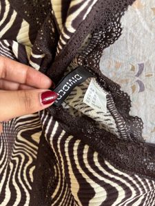H&amp;M RIBBED DETAIL TOP
