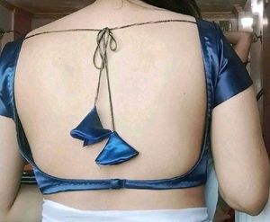 1 Hook Backless Deep Neck Non Padded Blouse