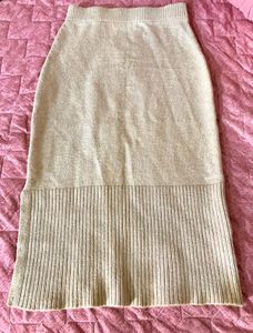 Dhamaka Sale Never Worn ✨Korean Knit Skirt