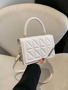 Savana Quilted Sling Bag
