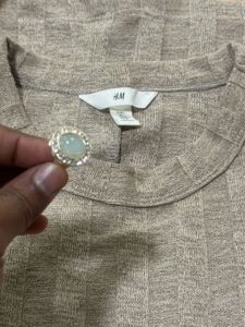 H&amp;M Ribbed Knit Top Size L With A Precious Freebie