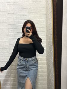 Black Ribbed Full Sleeve Top