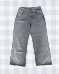 Assymetrical High Waisted Jeans