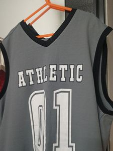 Tank Top Small Size Sleevless