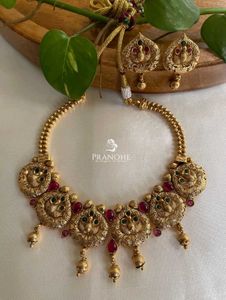 Elegant Necklace Set