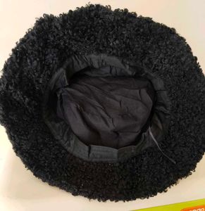 Black Fluffy Bucket Hat 10/10