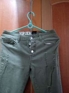 ♥️122. Skinny Ripped Olive Green Jeans♥️