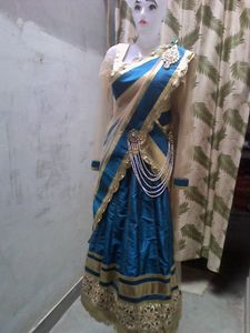 I Am Selling All Types of Dress