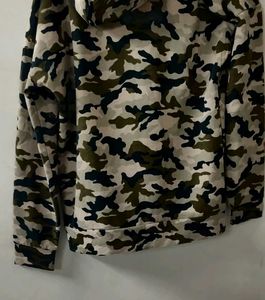 AN ARMY PRINT SWEATSHIRT BY DEAL JEANS