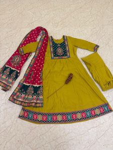 Elegant Ethnic Anarkali Suit Set for women’s and g