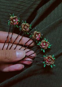 Rose Hair Kundan U Pins