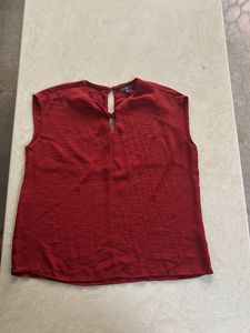 Red Sleeveless Top