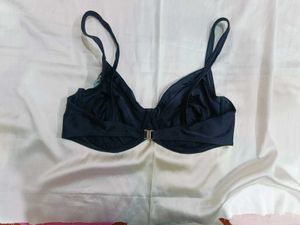 🇳🇿💫💗 Beautiful black floral bra