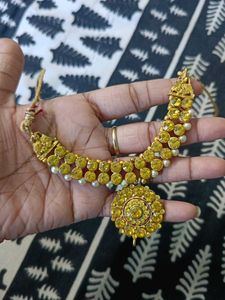 Gold-toned Necklace