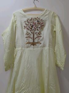 Elegant Embroidered Kurta
