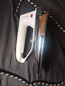 Bajaj Iron Box