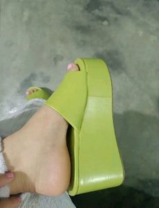Line Green Platform Sandal