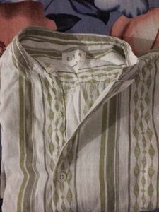 Men&#39;s Striped Shirt