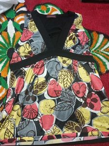 Floral Print Sleeveless Top