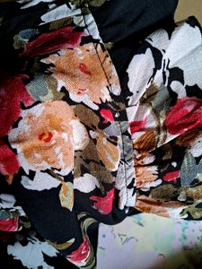 SHEIN ruffled Sleeve Floral Top