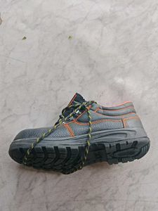 Vaulter Safety Shoes