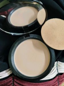 FACES CANADA MATTE COMPACT