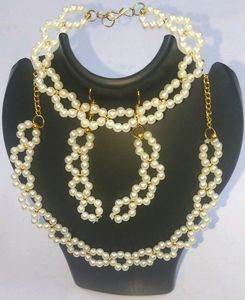 Necklaces eyerring Braslate trend latest flower je