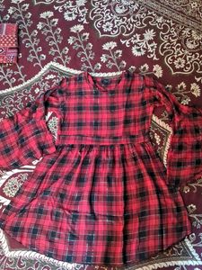 Cute Red Checkerd Round Top