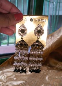 Golden, Black & White Jhumka
