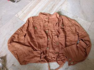 Cute Pink Top + brown crop shirt + short kurt