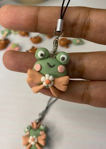 Frogs couple charms