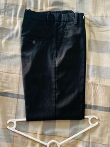 ✨ GANT Black Formal Pants – Size 30 Waist ✨