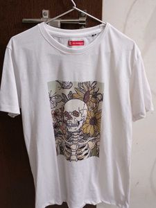 A regular fit size printed tshirt