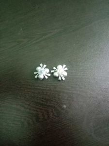 Pearl Flower Stud Earrings