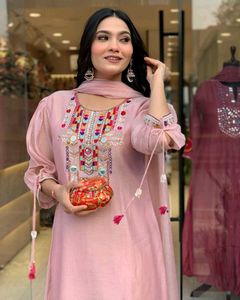Pink Beautiful Chanderi Suit