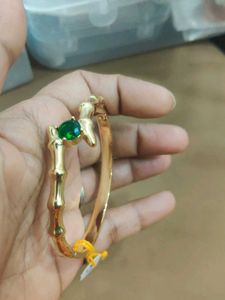 Anti Tarnish Emerald Stone Bracelet
