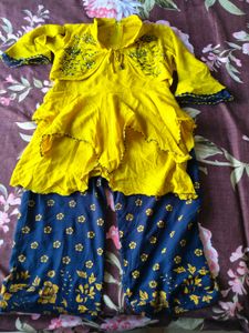 Yellow & Navy Girls Outfit