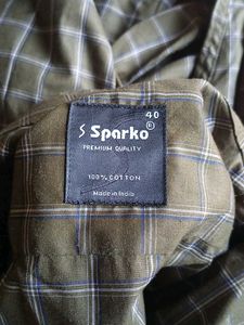 Men&#39;s Long Sleeve Button-Down Shirt