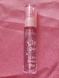 Rare Beauty Highlighter....