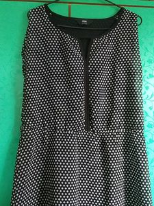 Black Sleeveless Top