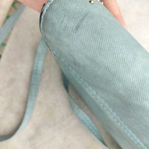 blue-grey slingbag ✧