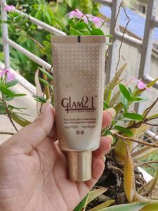Glam 21 Illuminating Highlighter
