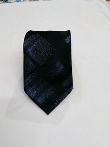 Stylish Patterned Tie
