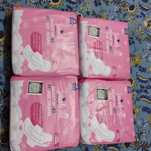 COMBO OF 4❤️ 160 Pads