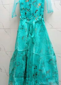 Pretty girls dress with adjustable belt