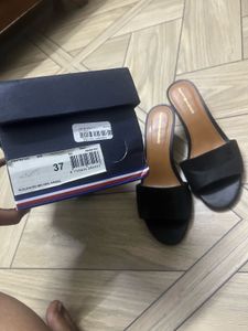 Authentic Tommy Hilfiger Leather Slim Heels