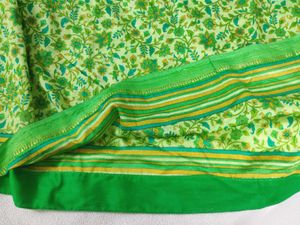 Green Floral Silk Blend Saree With Lining Blouse