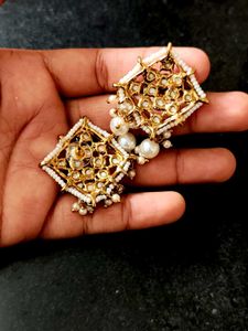 Kyathi Neck Set