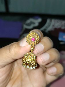Beautiful Golden Jhumki Earning