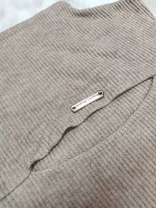 🌼Beige Cutout Long Sleeve Top🌼